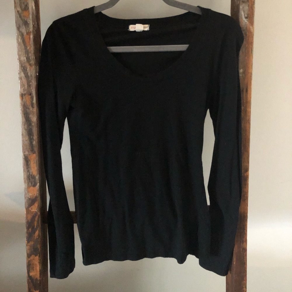 Black Long Sleeve V neck